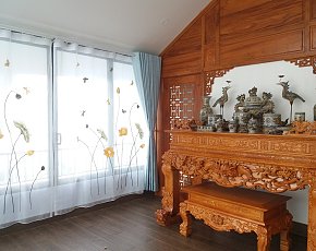 Rèm phòng thờ